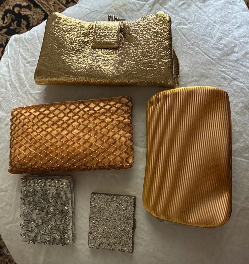 This Is A Five Piece Assortment Of Vintage Handbags And Accessories
